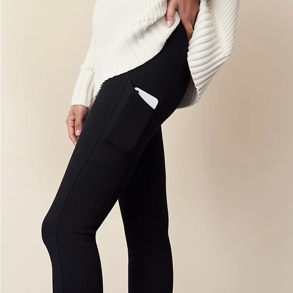 Black Leggings With Pockets!
